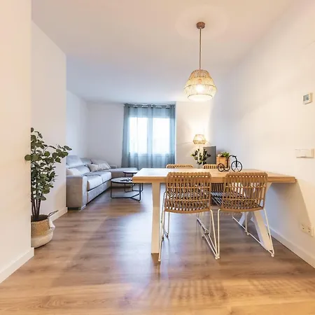 Bravissimo Afra, 2-bedroom * Gerona